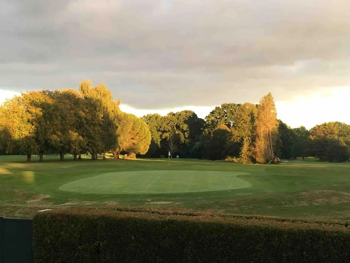 Maison Familiale Au Coeur Du Golf De Cornouaille La Foret-Fouesnant 0*,  France